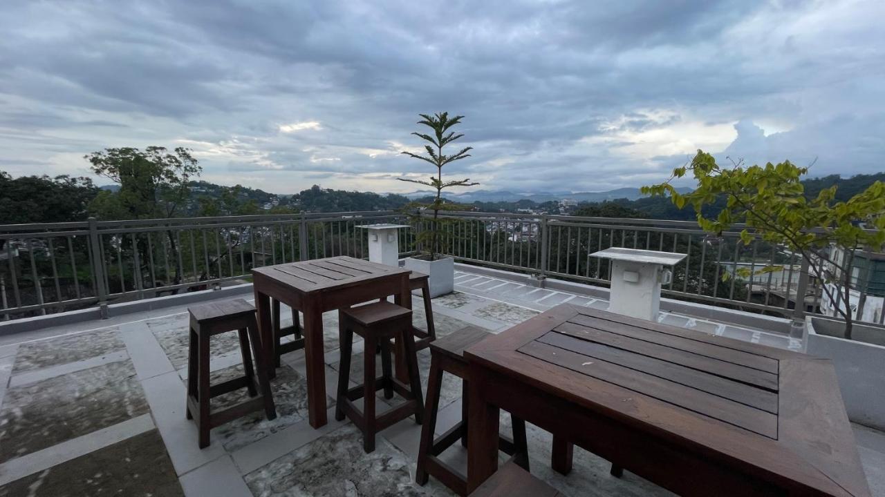 Sun Dove Suite Kandy Exterior photo